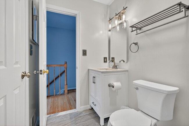 Building Photo - 8 Suncroft Ct