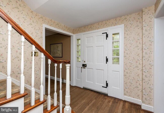 Building Photo - 515 Manor Rd