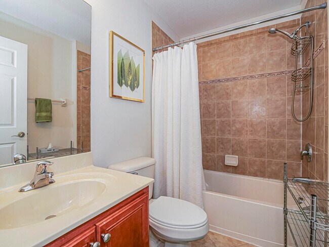 Building Photo - 5520 45th Ave