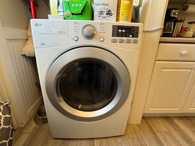 Building Photo - Carlsbad Home across from Holiday Park