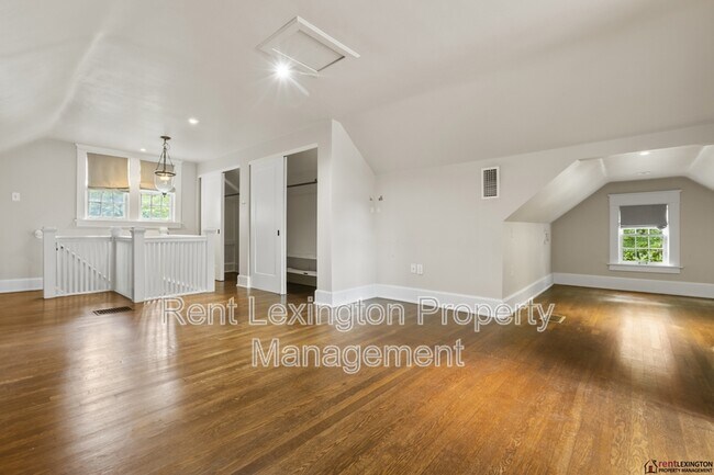 Building Photo - 1041 Fontaine Rd