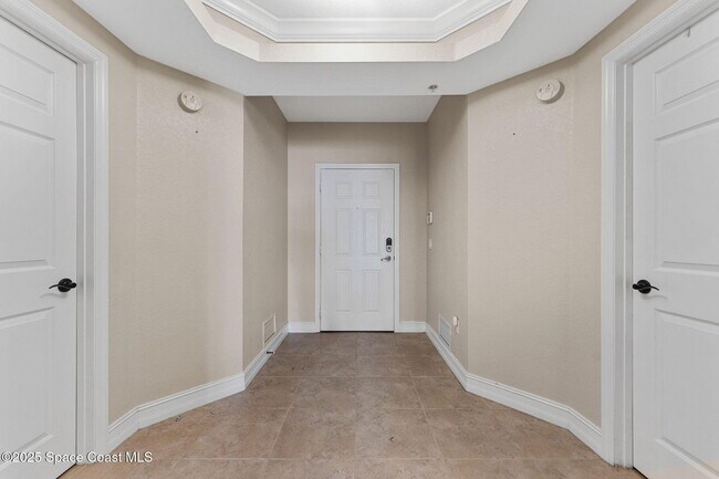 Building Photo - 480 Sail Ln