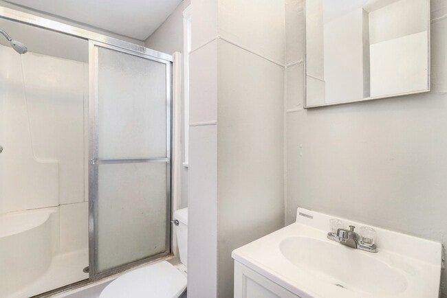 Building Photo - Coming Soon! Newly Renovated 4 BR!