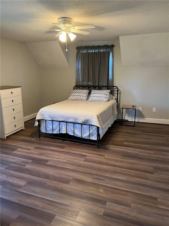 Building Photo - 223 Oliphant Ln