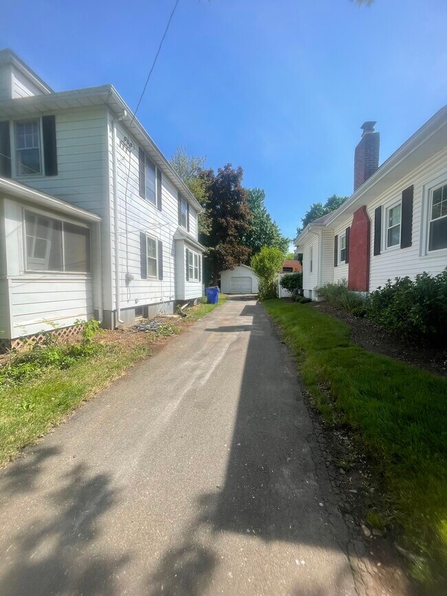 Building Photo - 19 Burgoyne St