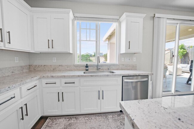 Building Photo - Bright Spacious 4BD/3BA Single-Family Home in Rocklin's Whitney Ranch!