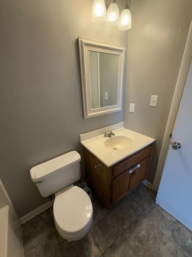 Building Photo - 2 Bedroom Apartment in Convenient Haw River Location