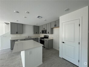 Building Photo - 5331 Barcola Ave