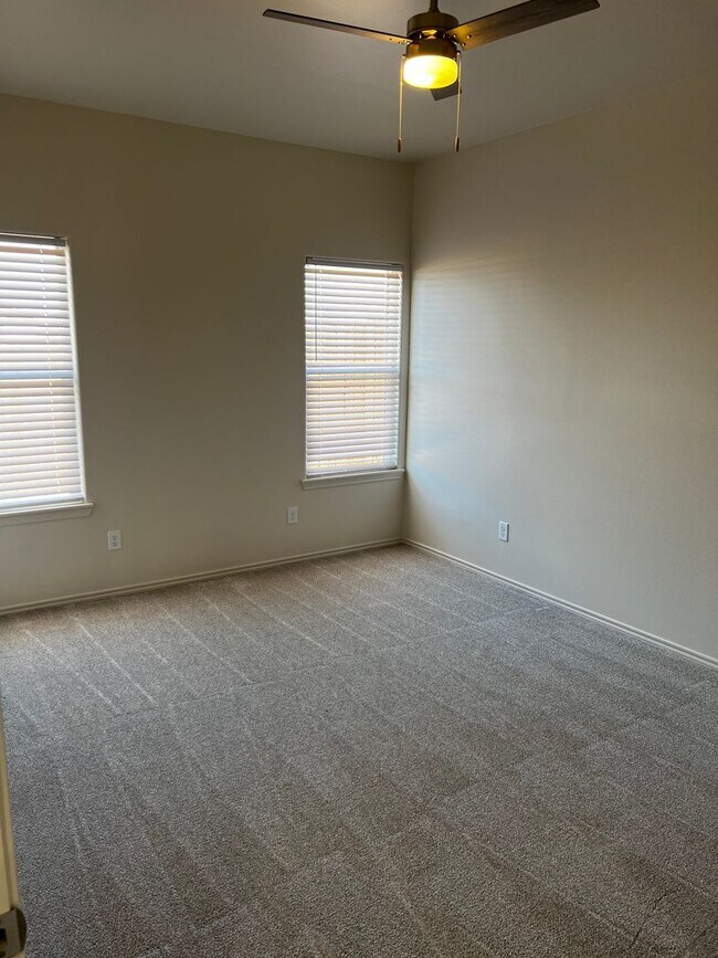Building Photo - Beautiful 2bedroom New Construction Duplex