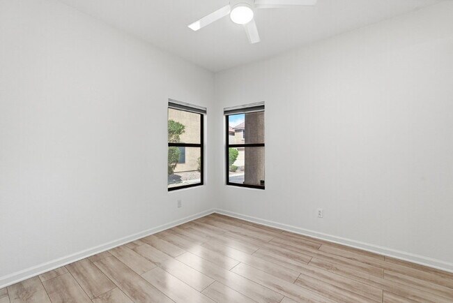 Building Photo - 7500 E Deer Valley Rd