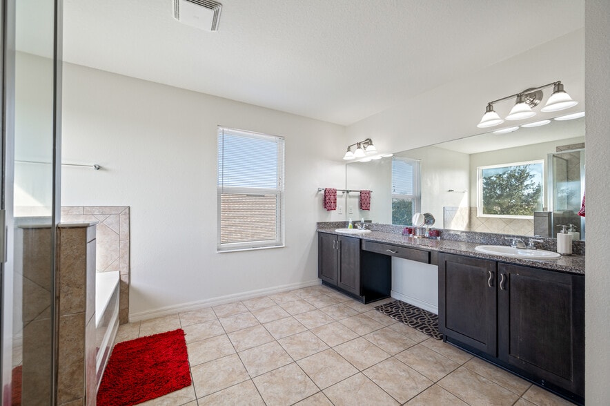 Building Photo - 12171 Moss Lake Loop