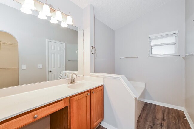 Building Photo - 1416 Muir Cir