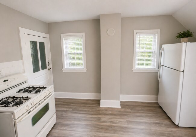 Building Photo - 811 Park St SW