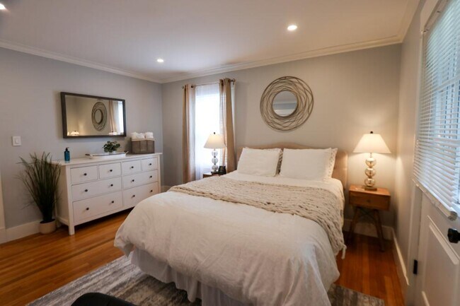 Building Photo - 1 bedroom in Boston MA 02125