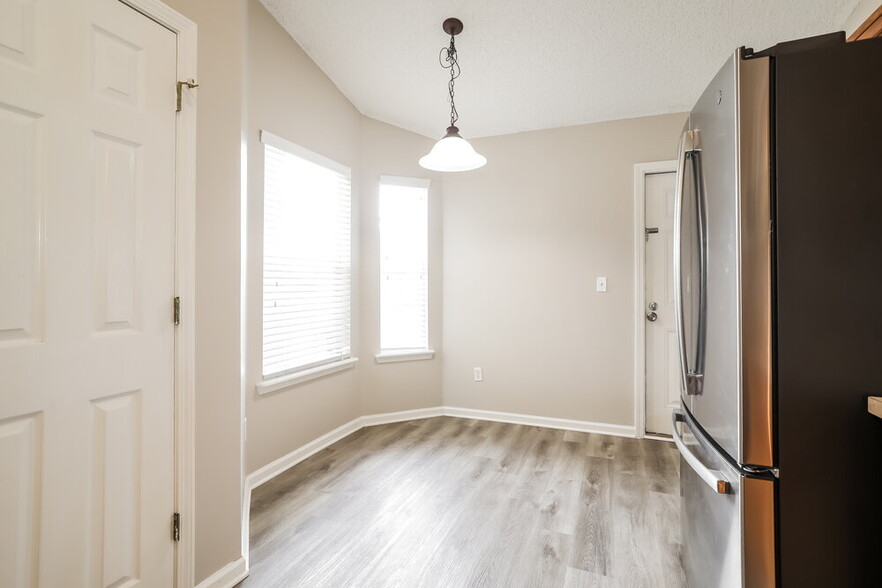 Building Photo - 1186 Summer Springs Drive