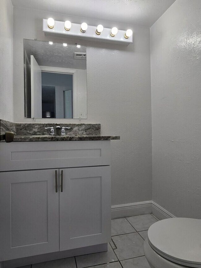 Building Photo - Large Two bedrooms with a cover patio