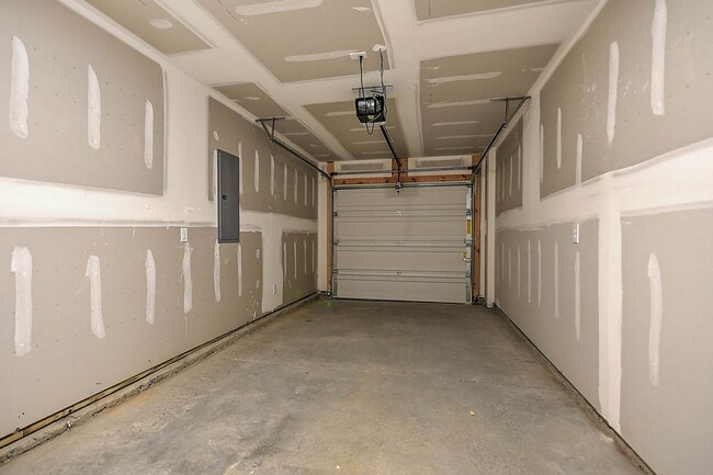 Building Photo - 416 Arrowhead Dr