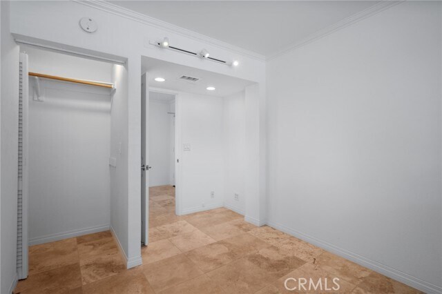 Building Photo - 28100 Ridgefern Ct