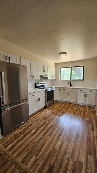 Building Photo - 37 Newland Ct
