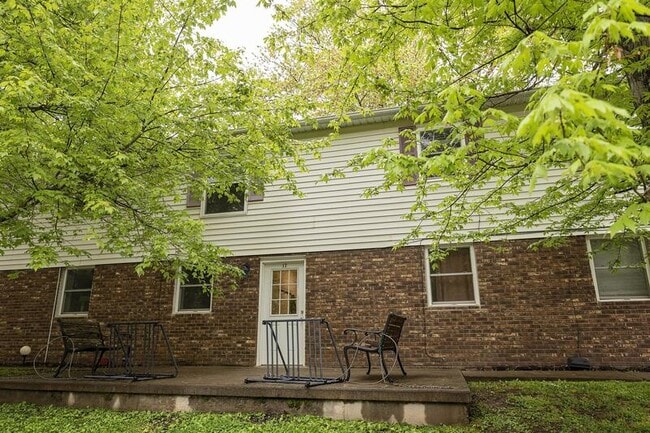 Building Photo - 15 Byard St
