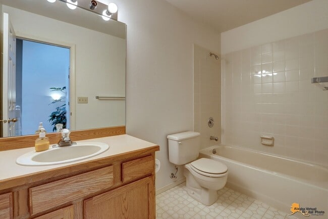Building Photo - East Anchorage Condo with Fenced in Yard, ...