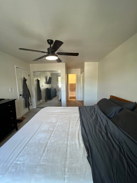 Building Photo - 5055 Collwood Blvd