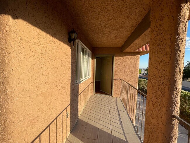 Building Photo - 2149 Exeter Dr