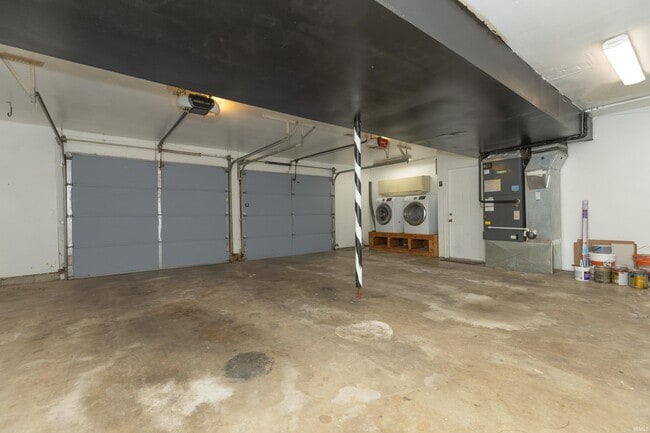 Building Photo - 5122 Woodridge Dr
