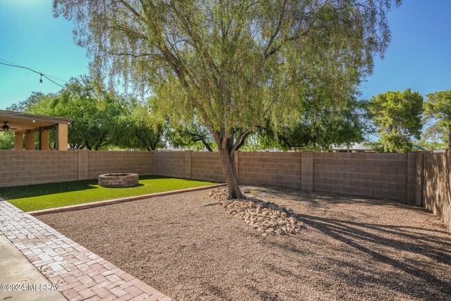 Building Photo - 2790 W Checkerspot Dr