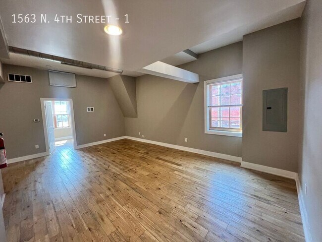 Building Photo - 1563 N 4th St