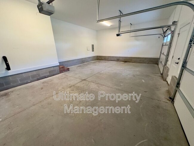 Building Photo - 213 Myrtle Ave