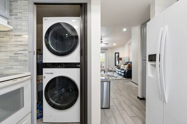 Building Photo - 15402 N 28th St