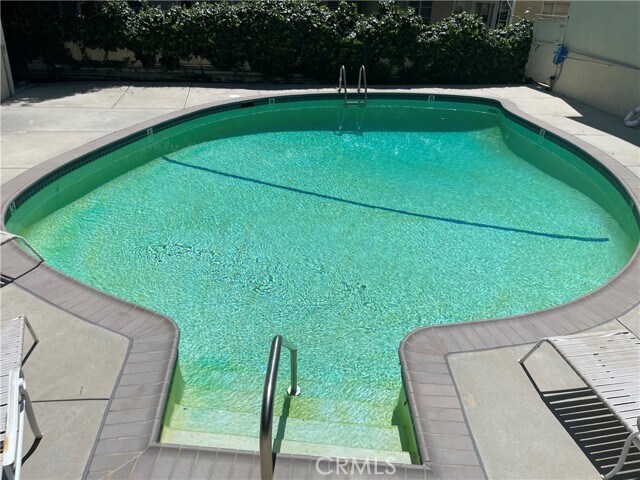 Building Photo - 630 San Vicente Blvd