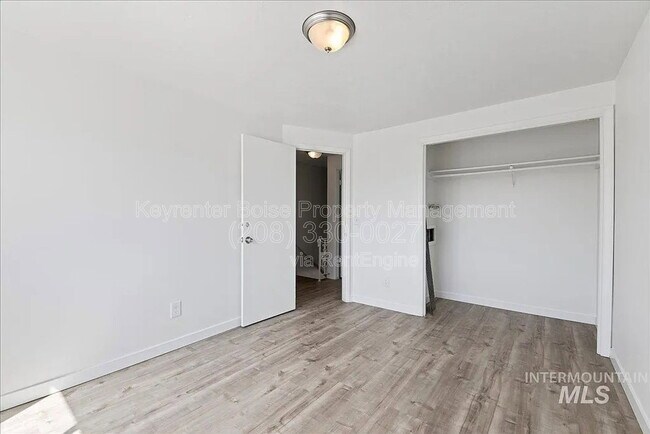 Building Photo - 4813 W Targee St