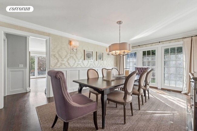 Building Photo - 3368 Noyack Rd