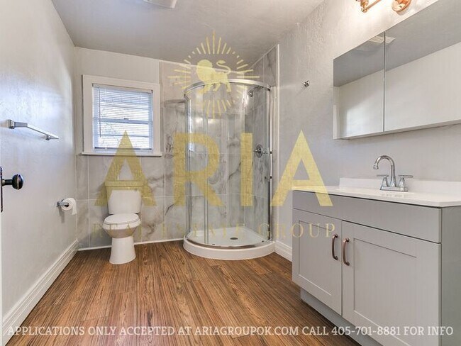 Building Photo - COMING SOON! 2 Bed/2 Bath Duplex Super Clo...