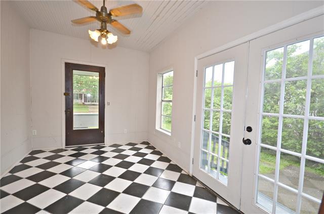 Building Photo - 1402 E Chaffin St