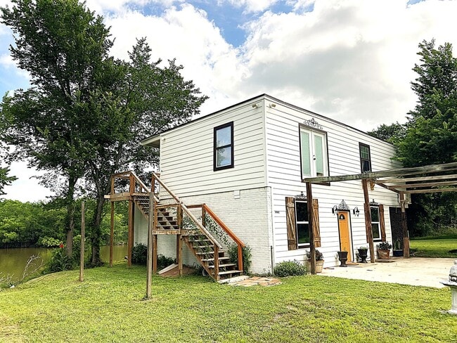 Building Photo - Fully Furnished Humble Water Front Property