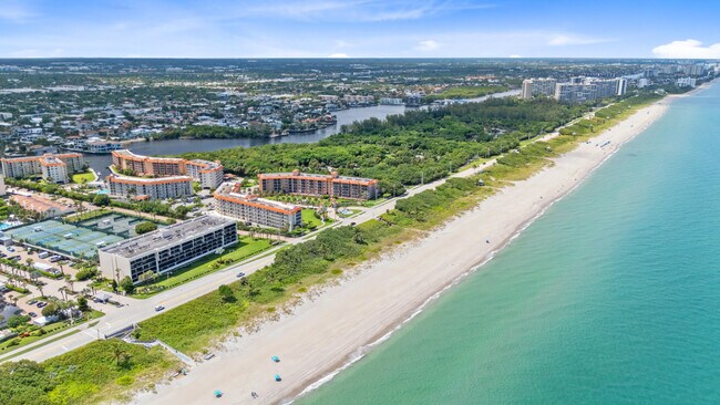 Building Photo - 2871 N Ocean Blvd