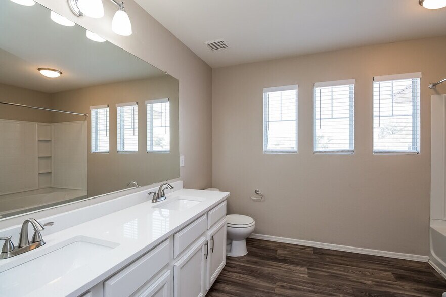 Building Photo - 1306 S 119th Dr