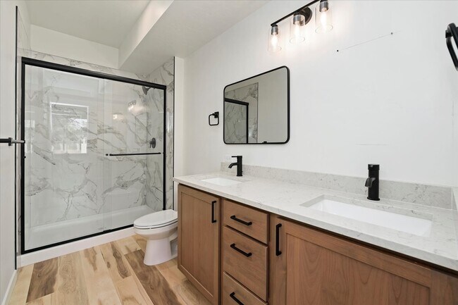 Building Photo - 405 N 18th St