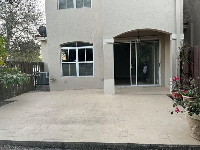 Building Photo - 977 SW 153rd Path