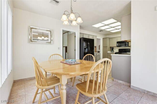 Building Photo - 3013 Sungold Dr