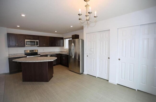 Building Photo - 4978 Crestbrook Dr