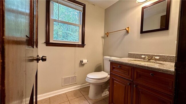 Building Photo - 1645 Bill Murdock Rd