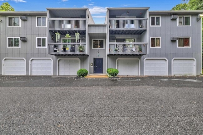Building Photo - 72 Buddington Rd