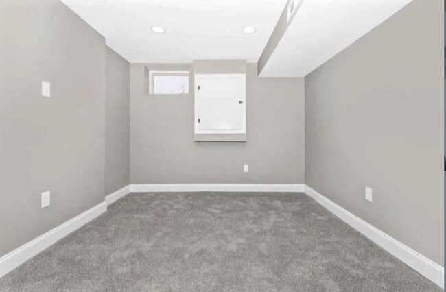 Building Photo - 1112 Rutland Ave