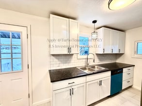 Building Photo - 341 N 6th Ave