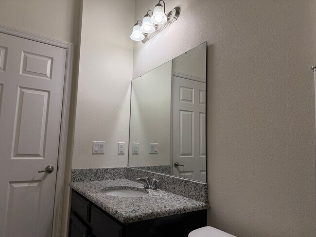 Building Photo - BEAUTIFUL 4 BEDROOMS, 3 BATHS,  SINGLE FAMILY HOME IN HARVEST LANDING IN CLERMONT
