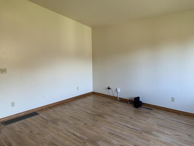 Building Photo - 10049 Little Prickly Pear Rd